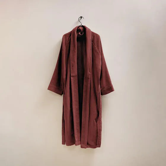 Luxe bordeaux Flore badjas van 100% GOTS-katoen, 380 g/m², hoge kwaliteit zacht en absorberend in maat S t/m XXL.